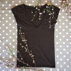 🔥SOLD🔥 Banana Republic VNeck